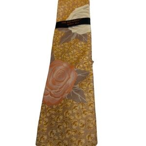 The Big Knot Gold Floral Tie